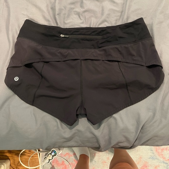 Lululemon Speed Up 2.5 inch shorts- Black - Picture 2 of 4